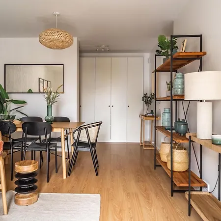 Akicity Entrecampos Elderberry リスボン